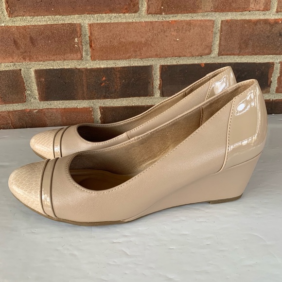 abella mantra wedge sandal